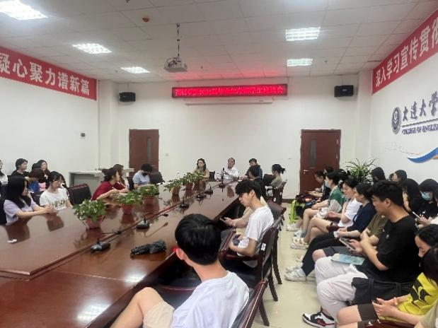 http://ce.dlu.edu.cn/__local/3/8F/44/FFEAC8F5D9C6CB9112232ECDDAD_32490238_5CF2F.png